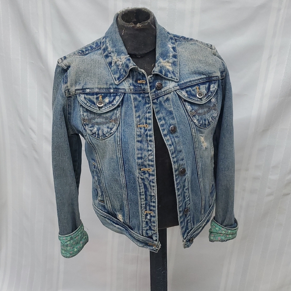 Duck Head‎ Denim Jacket with Floral Accents